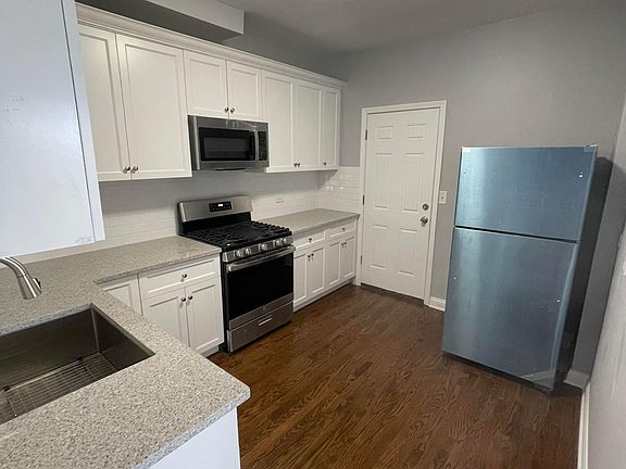 4th image of 316 S Spencer St #1