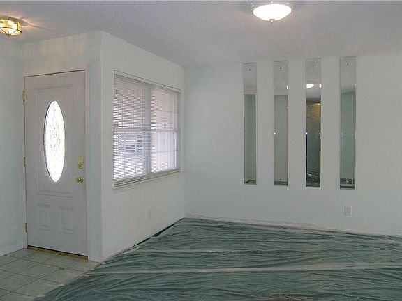 2nd image of 1018 S Alexander Ave