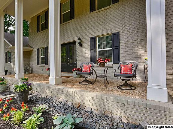 3rd image of 1218 Deborah Dr SE