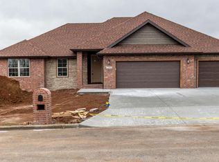 1505 S Broken Rock Ave, Springfield, MO 65807