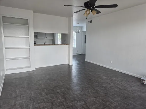 9898 Club Creek Dr APT 1613, Houston, TX 77036