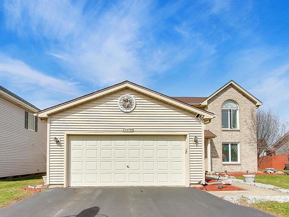 3rd image of 1075 Longford Rd