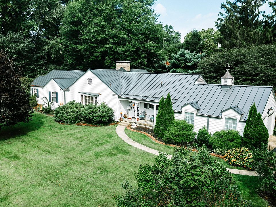 1st image of 886 N Village Dr