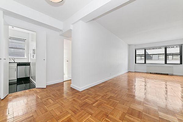 1st image of 210 E 58th St #4CD