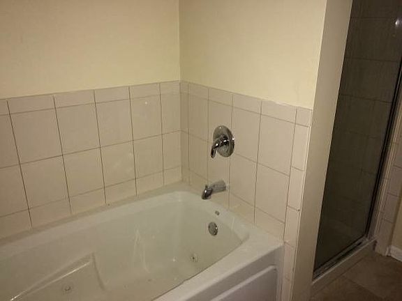 4th image of 7410 N Winchester Ave APT Gs
