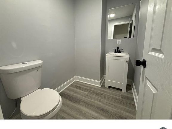 5th image of 499 E Lorraine Ave