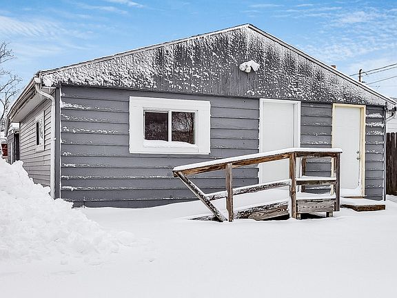 2121 Virginia St Racine WI-print-002-25-