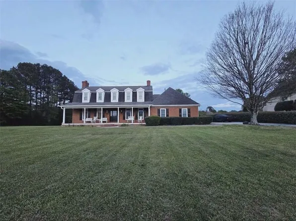 1444 Doe Valley Dr, Lithonia, GA 30058