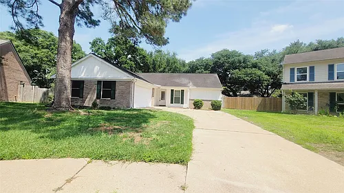 16002 Maple Acres Ct Photo 1
