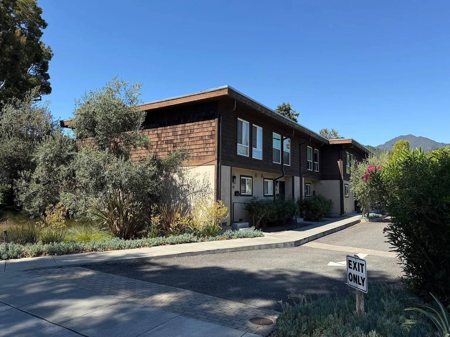 19 Pixley Avenue — Photo 2