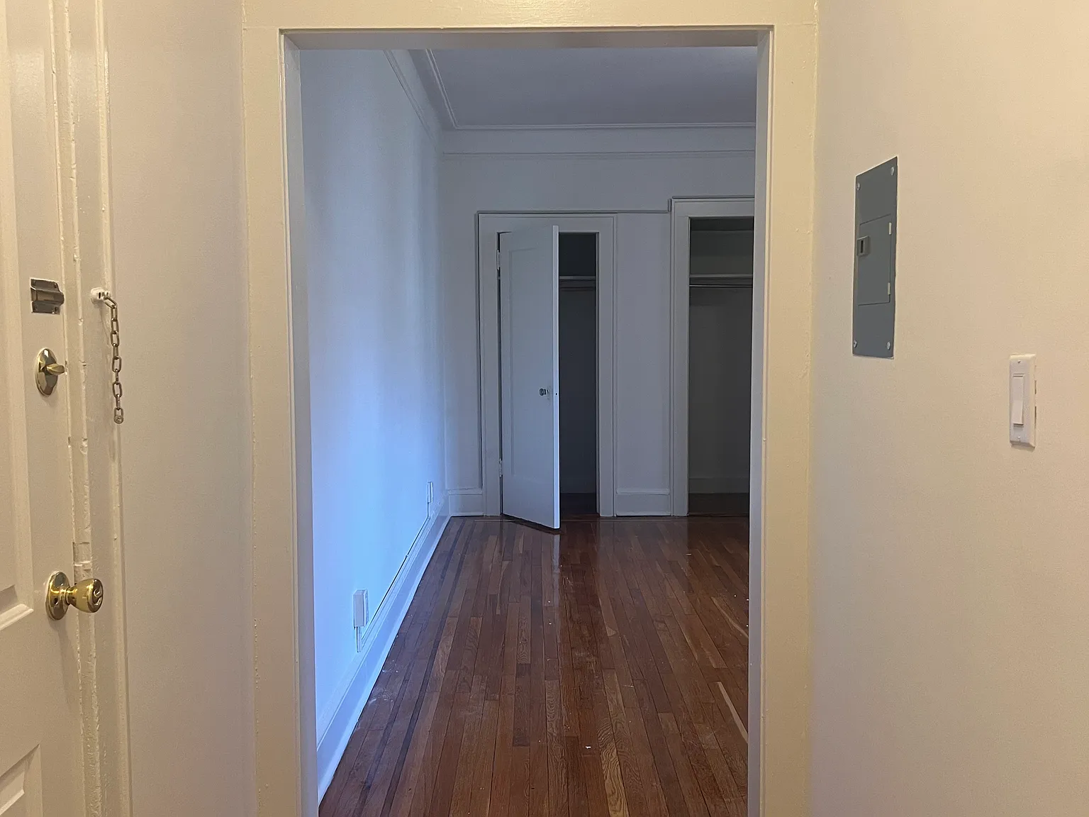 Studio, $2,000 — Photo 3