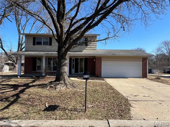 3330 Wilshire Dr, Saint Charles, MO 63301