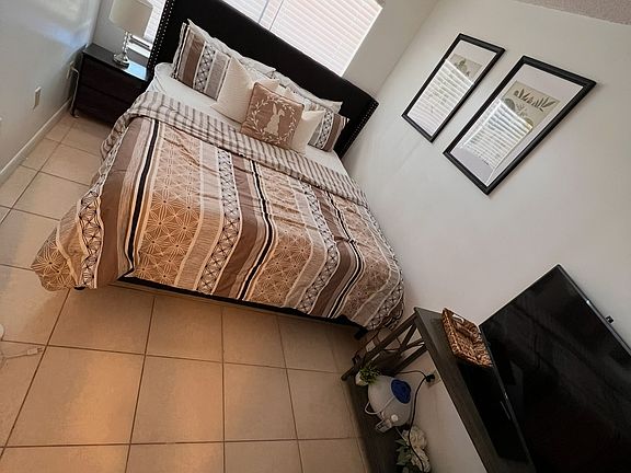 3rd image of 5023 Society Pl E APT D