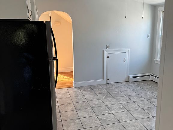 3rd image of 924 Broadway #2