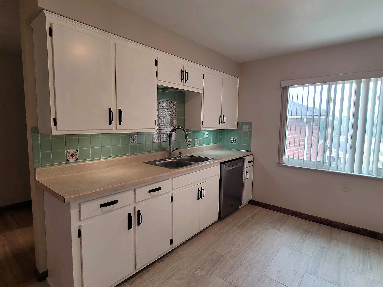 2 bed, 1232 sqft, $1,500 — Photo 2