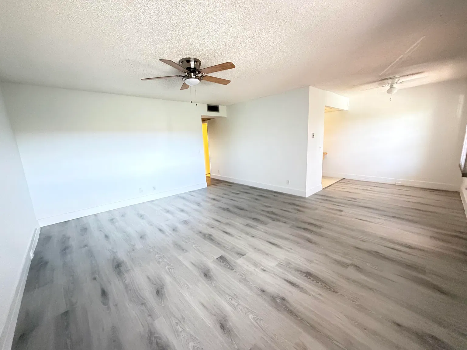 2 bed, 2.0 bath, 1044 sqft, $1,750 — Photo 2