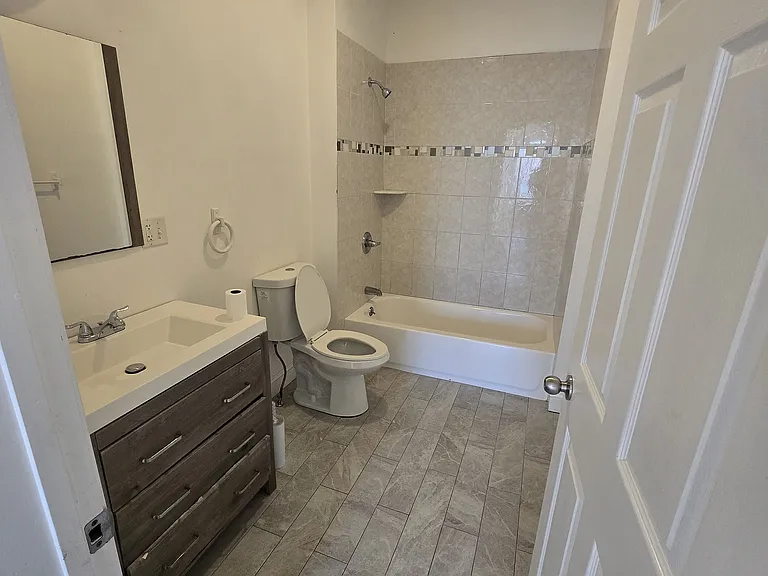 96 Moraine St #2 — Photo 6