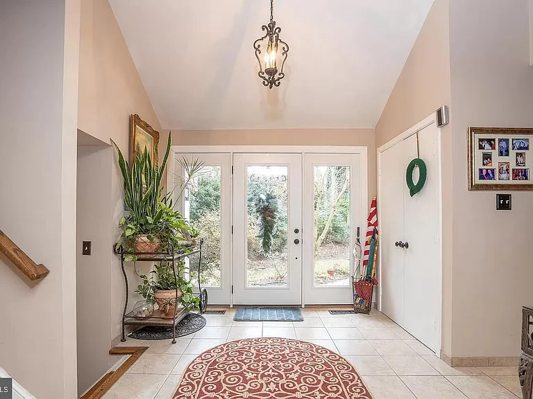 11696 Fox Glen Dr — Photo 3