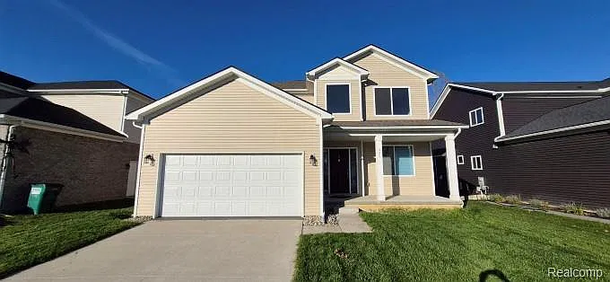 4 bed, 2.5 bath, 2205 sqft, $2,600 — Photo 1