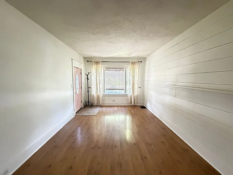 1739 Speed Ave — Photo 2
