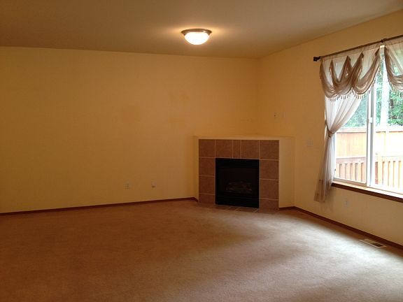 4th image of 3016 NE Yale Way