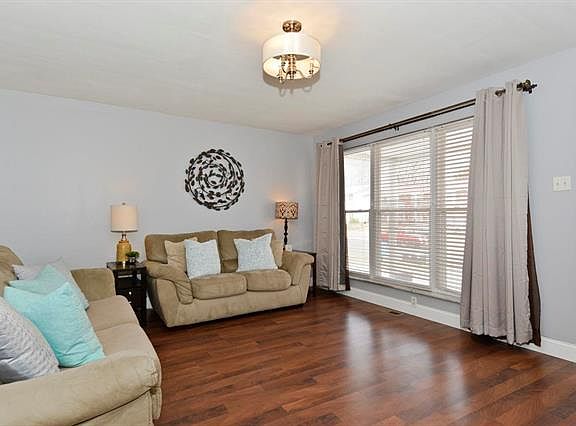 5th image of 2240 Teakwood Manor Dr