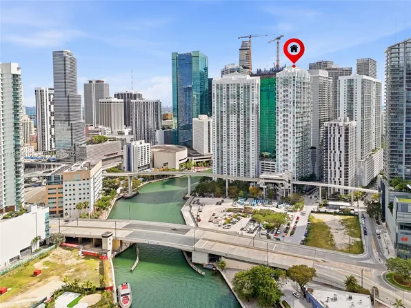 41 SE 5th St APT 2104, Miami, FL 33131