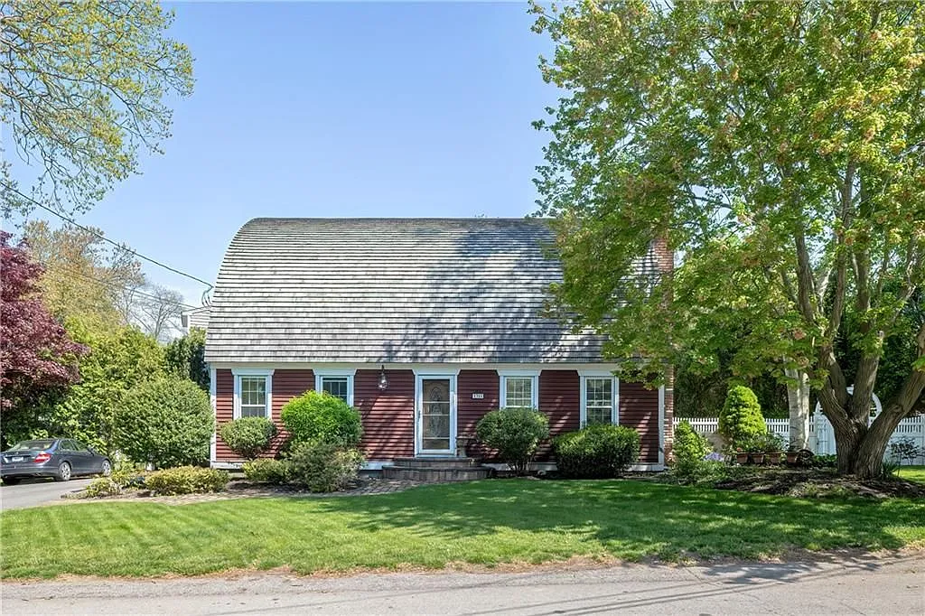3 bed, 2.0 bath, 2128 sqft, $3,500 — Photo 1