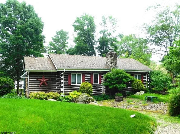 62 Lakeside Dr, Vernon Twp., NJ 07461