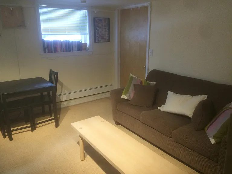 621 S Division St #5 — Photo 7
