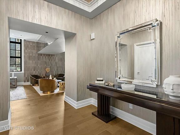 4th image of 435 N Michigan Ave #401