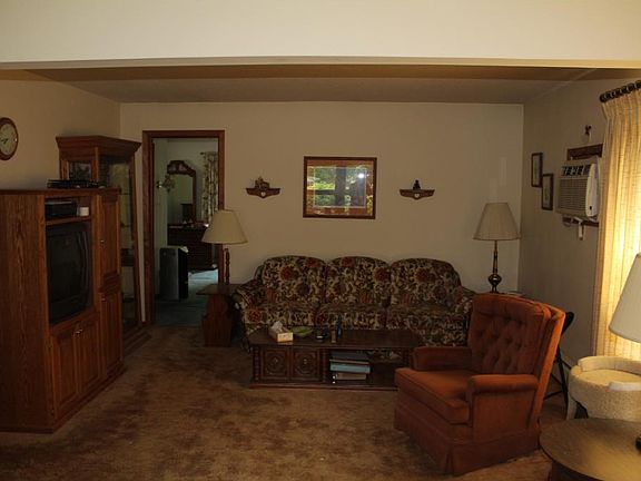 5th image of 820 S Pine St