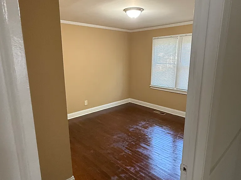 209 Cecil Dr — Photo 7