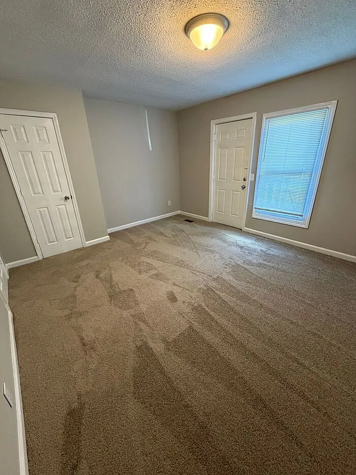 2 bed, 1.0 bath, 1000 sqft, $1,095 — Photo 2
