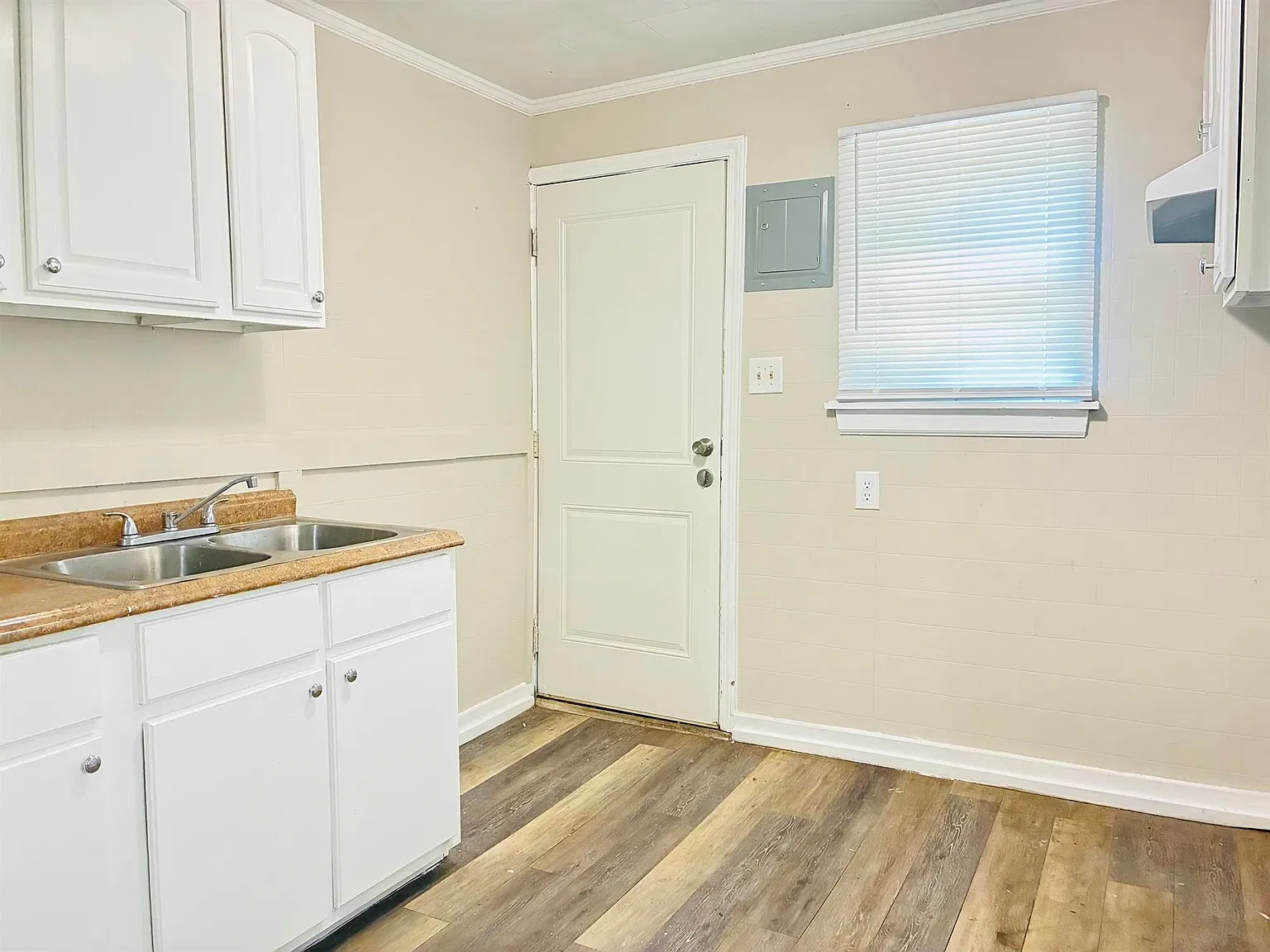 511 Wardell St — Photo 3