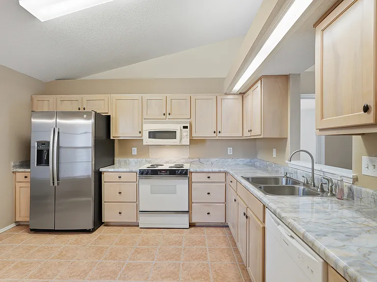 147 Mirabelle Cir — Photo 21