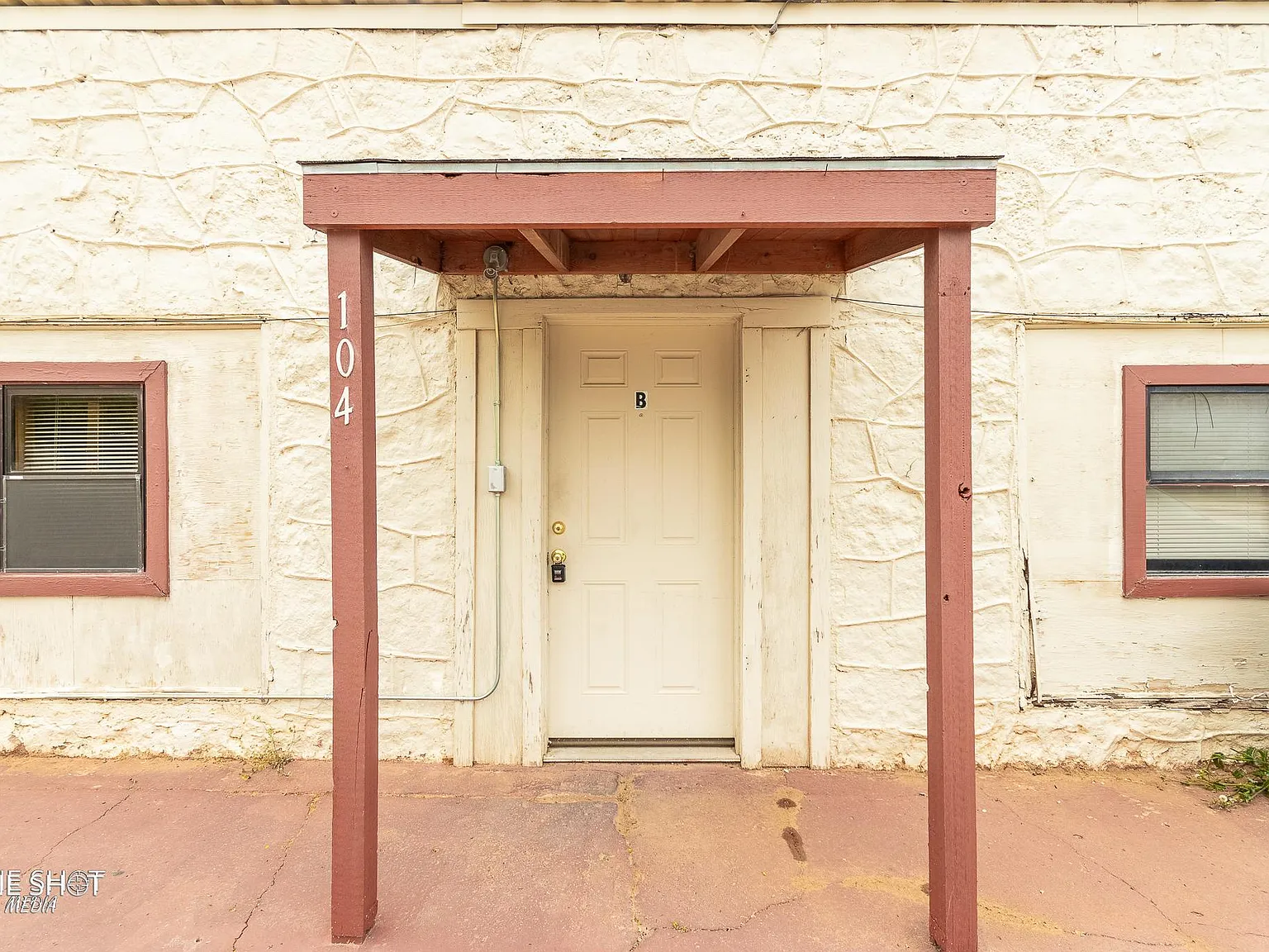 Studio, 1000 sqft, $1,000 — Photo 1
