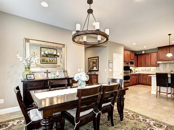 5th image of 266 Copperwood Ct