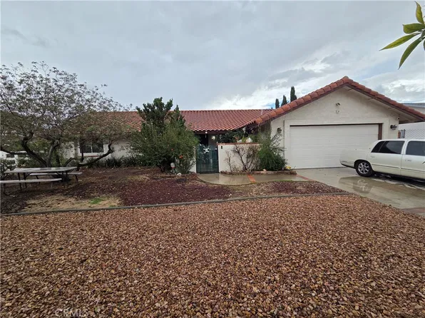 19155 Bay Meadows Dr, Apple Valley, CA 92308