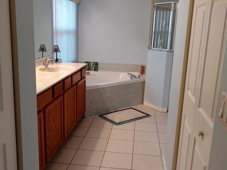 229 SW Chelsea Ter — Photo 16