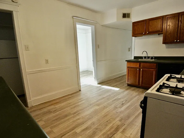 3801 N Lakewood Ave #GDN — Photo 7