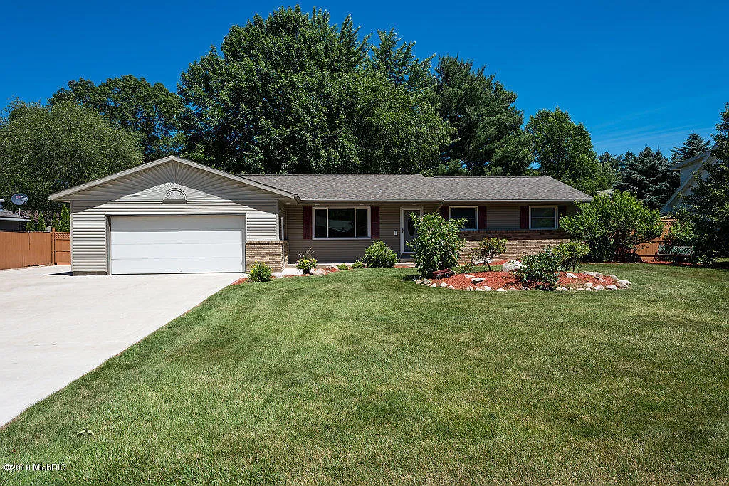 4834 Yorkshire Dr photo 1