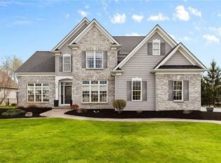 24 Whitespire Ln, Webster, NY 14580