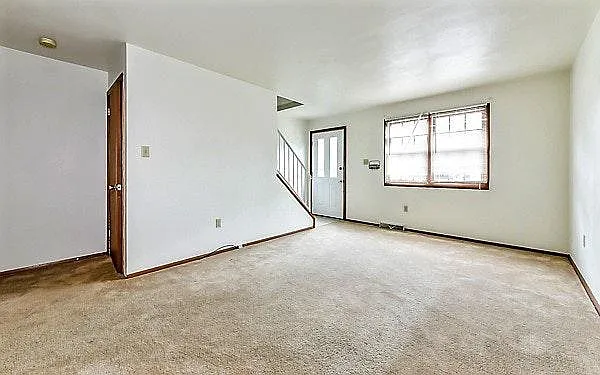 515 Barclay Ave — Photo 7