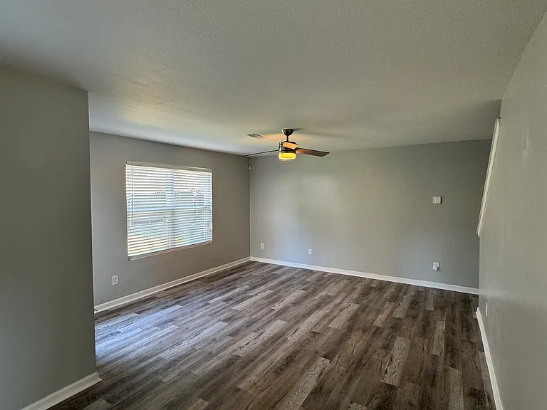 152 Hallow Oak St — Photo 9