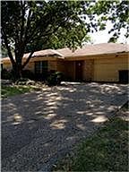 1st image of 2927 Oakridge Dr