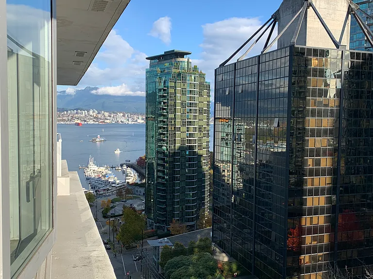 1420 Georgia St W — Photo 14
