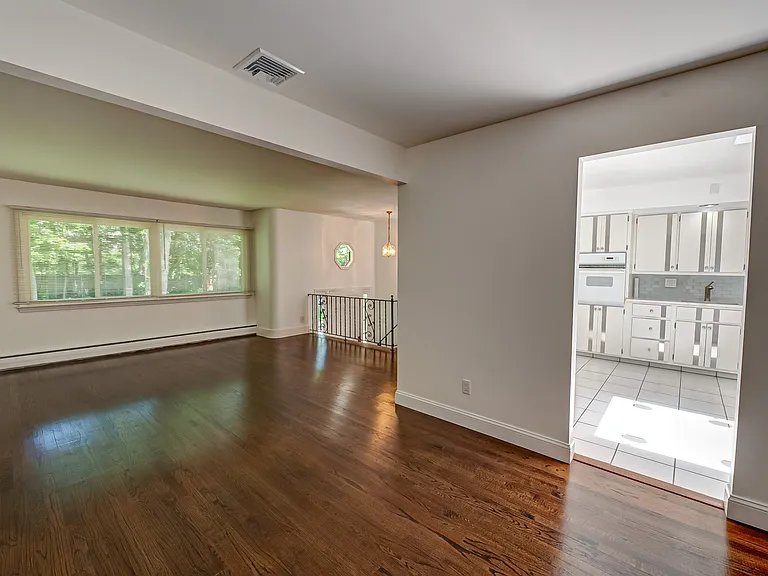 26 Valleywood Rd — Photo 11