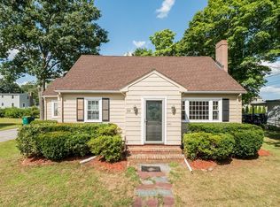 33 Lynwood Dr, Norwood, MA 02062