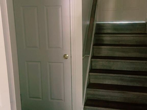 3rd image of 12 Snowdrop Cres #Basement